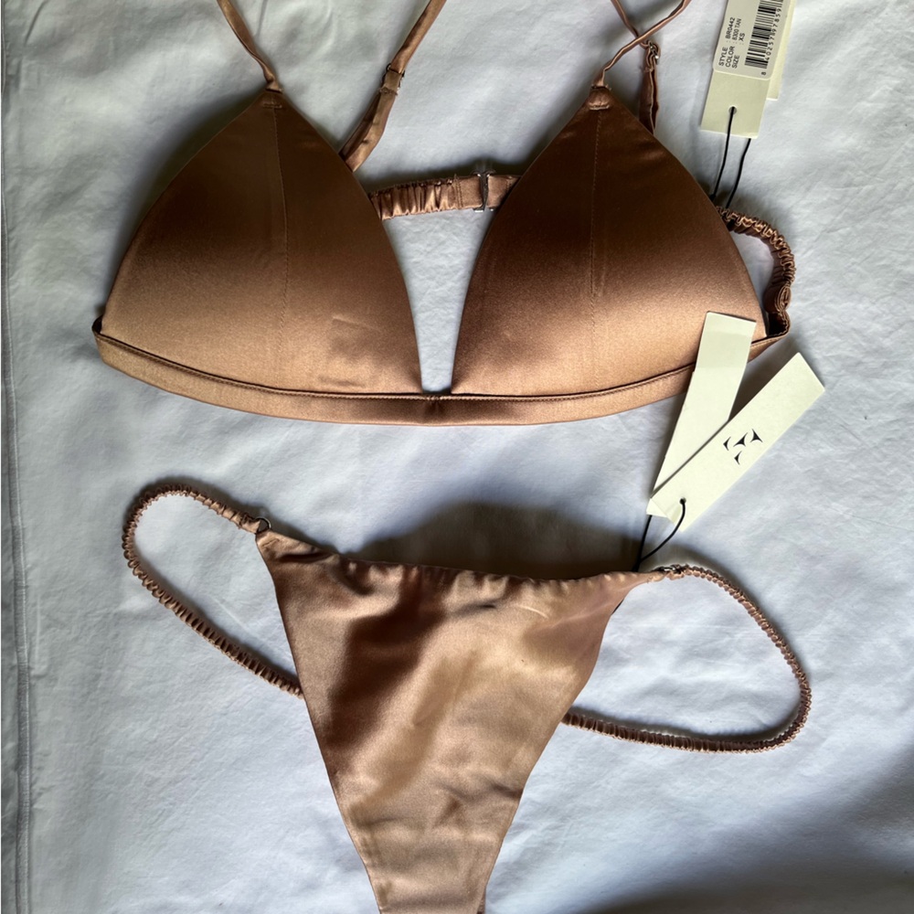 Fleur Du Mal molded luxe silk bra XS BNWT - Picture 2 of 5